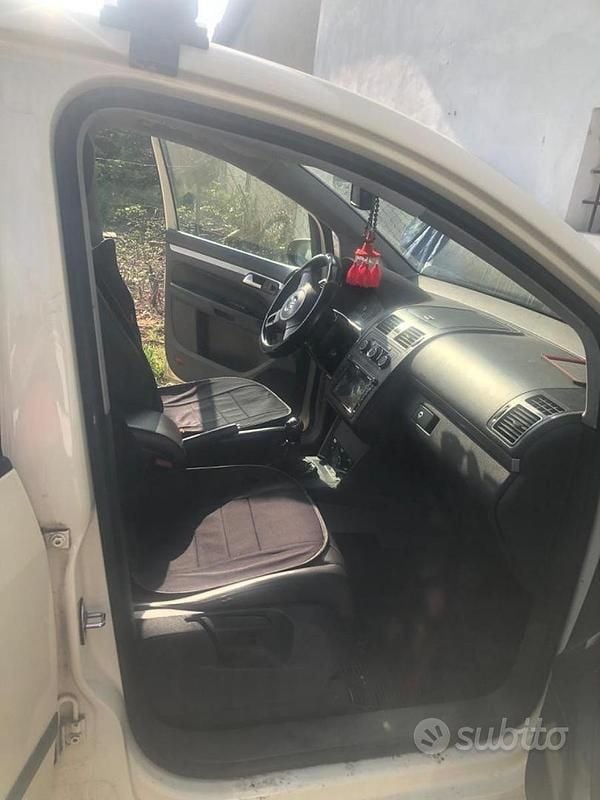 Usata VW Touran 105 CV (77 kW) 2018 Bianco Monovolume