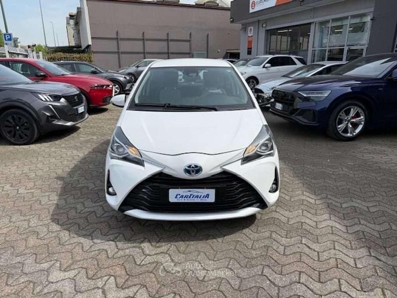 Usata Toyota Yaris Hybrid Active 73 CV (53 kW) 2020 Bianco Berlina