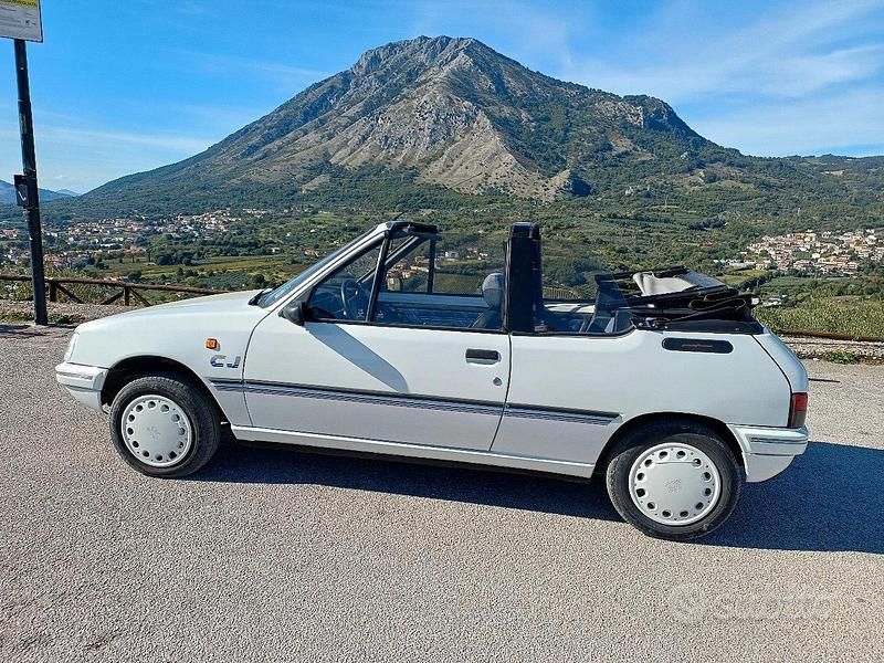 Usata Peugeot 205 54 CV (39 kW) 1991 Bianco Cabrio