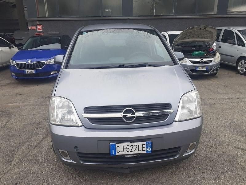 Usata Opel Meriva 101 CV (74 kW) 2003 Argento Monovolume