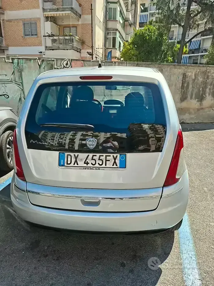 Usata Lancia Musa 90 CV (66 kW) 2009 Grigio Monovolume