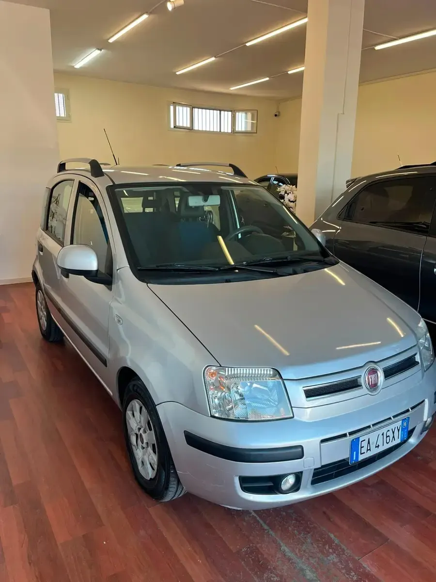 Usata Fiat Panda Emotion 69 CV (50 kW) 2010 Argento Utilitaria