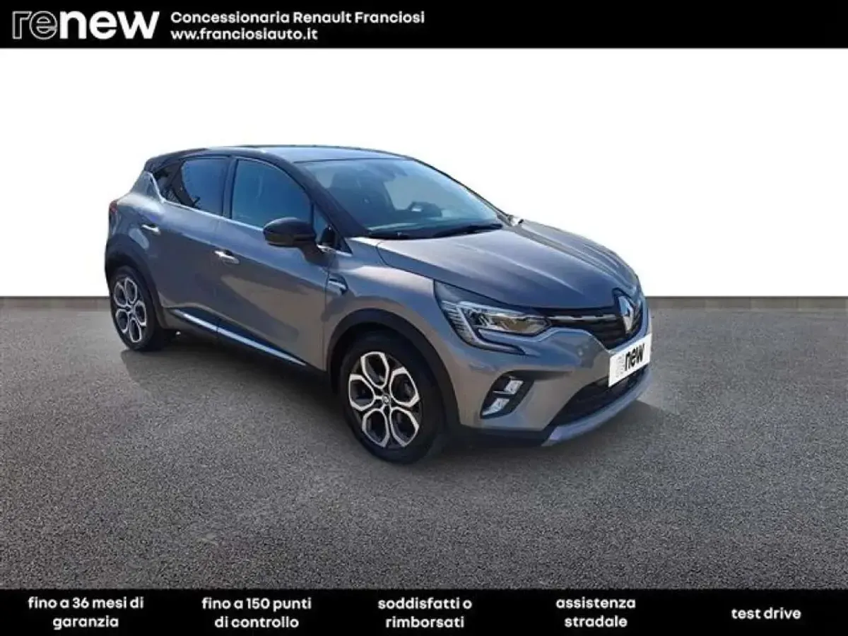 Usata Renault Captur Techno 101 CV (74 kW) 2023 Grigio scuro SUV