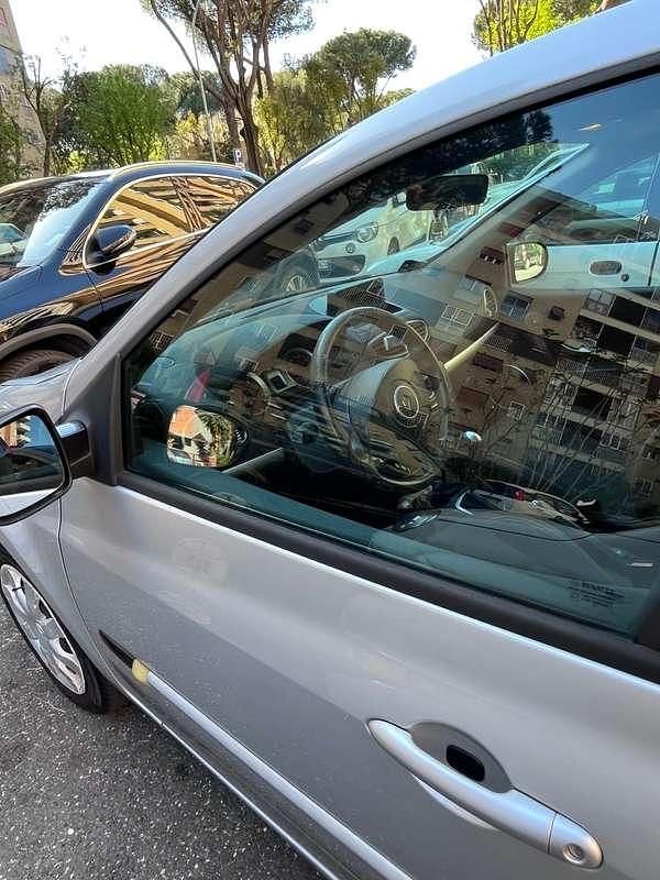 Usata Renault Clio II 86 CV (63 kW) 2010 Argento Utilitaria