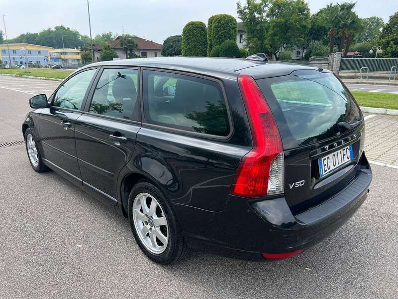 Usata Volvo V50 114 CV (83 kW) 2010 Nero Station wagon