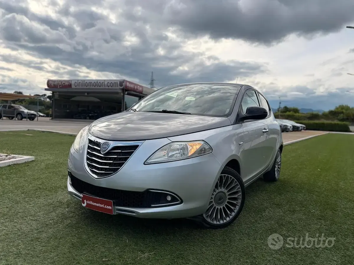 Usata Lancia Ypsilon S 86 CV (63 kW) 2012 Grigio Utilitaria