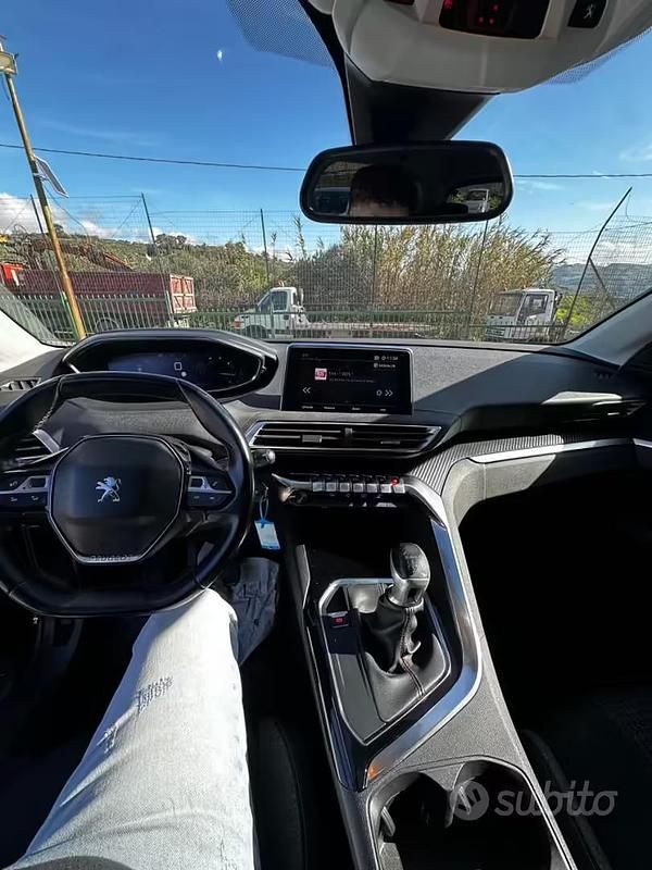 Usata Peugeot 3008 Business-Line 130 CV (95 kW) 2018 Nero SUV