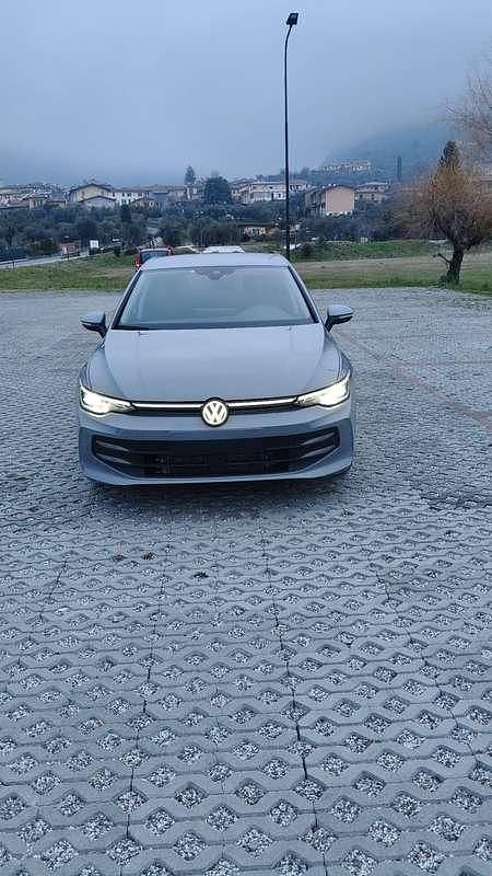 Usata VW Golf VIII Life 116 CV (85 kW) 2024 Berlina