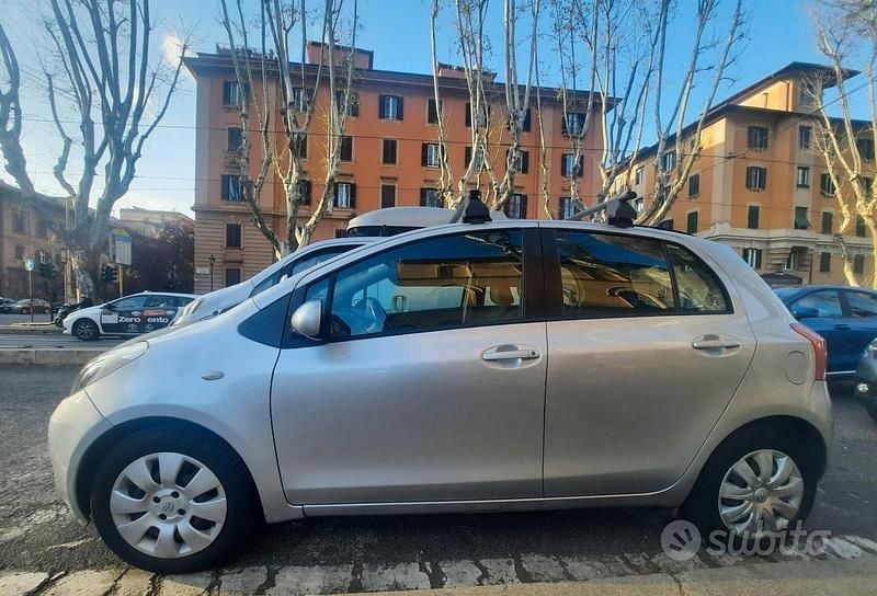 Usata Toyota Yaris 87 CV (63 kW) 2008 Grigio Monovolume