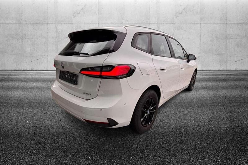 Usata BMW 218 Active Tourer Performance 136 CV (100 kW) 2023 Bianco Monovolume