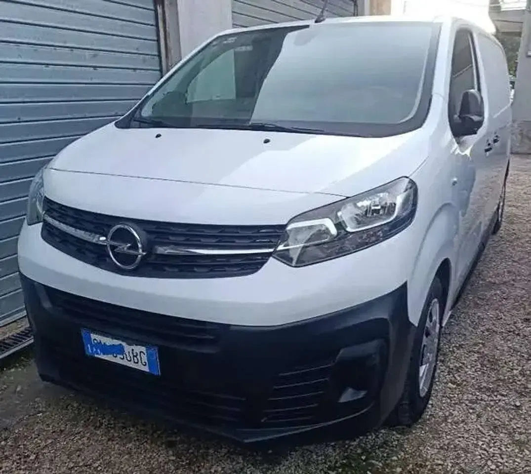 Usata Opel Vivaro 120 CV (88 kW) 2022 Bianco Monovolume