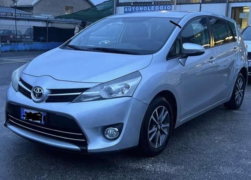 Usata Toyota Verso 111 CV (81 kW) 2015 Monovolume