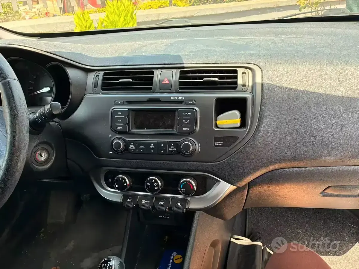 Usata Kia Rio 97 CV (71 kW) 2013 Berlina