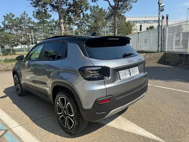 Nuova Jeep Avenger Summit 101 CV (74 kW) 2025 Grigio scuro metallizzato SUV