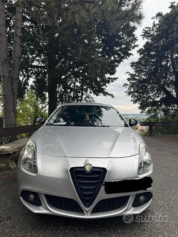 Usata Alfa Romeo Giulietta 105 CV (77 kW) 2011 Grigio Berlina