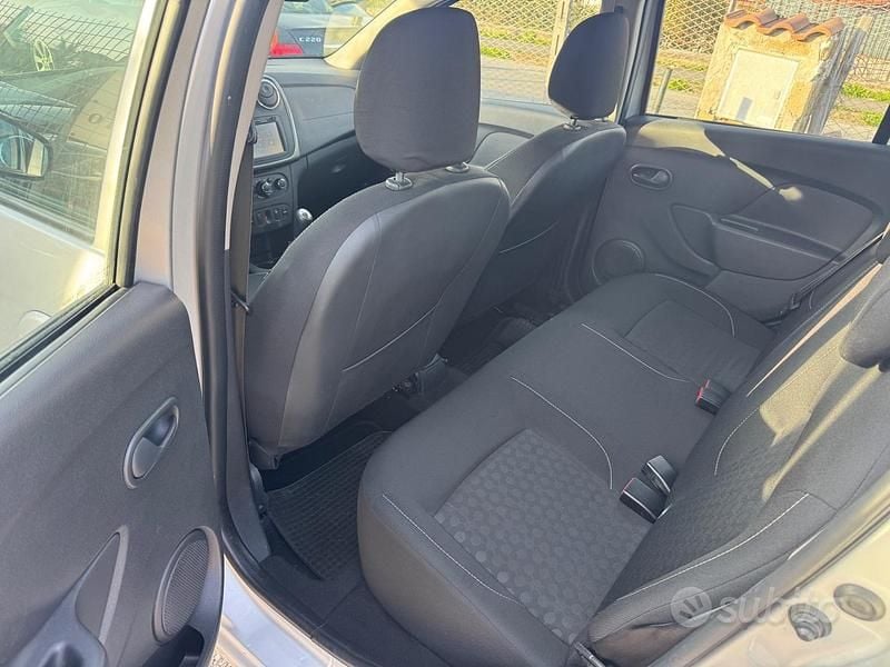 Usata Dacia Sandero 90 CV (66 kW) 2016 Bianco Berlina