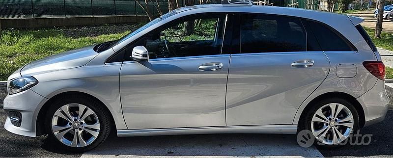 Usata Mercedes 180 Premium 2015 Grigio Berlina