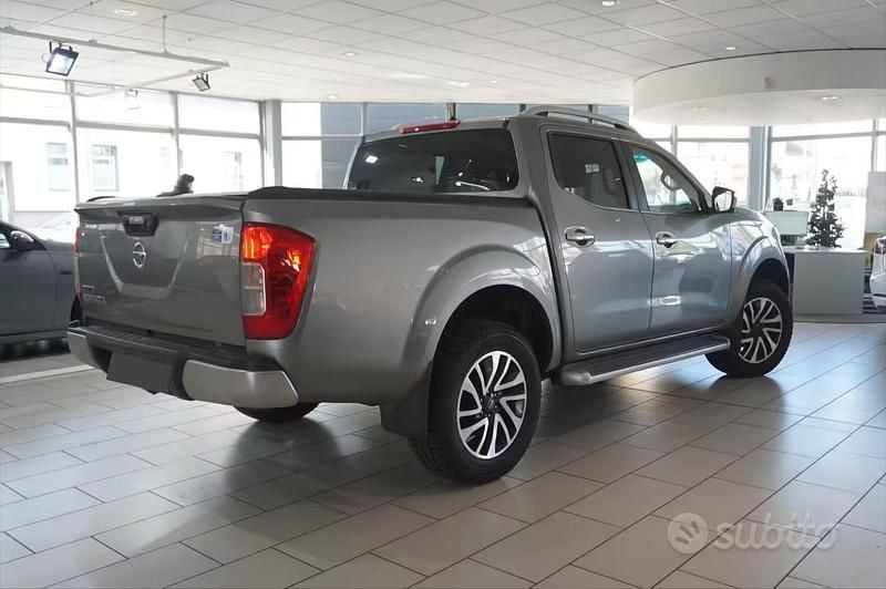 Second-hand Nissan Navara 190 CP (139 kW) 2016 Gri Pickup