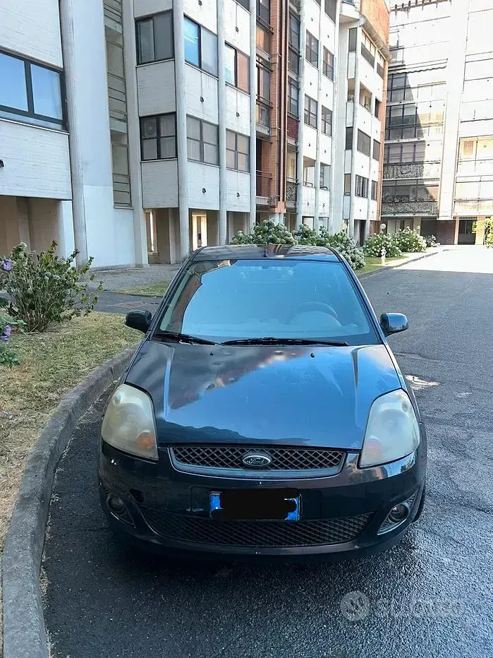 Usata Ford Fiesta 75 CV (55 kW) 2006 Nero Utilitaria