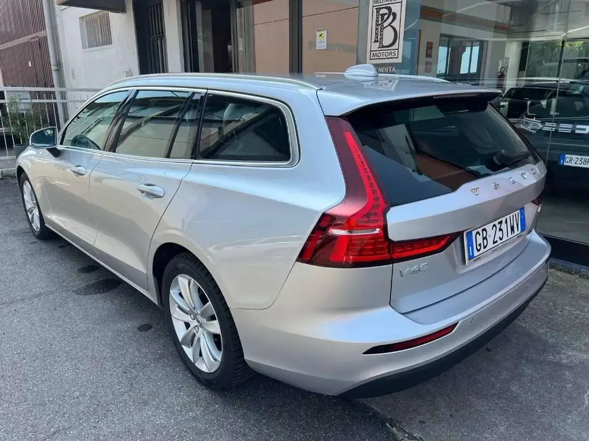 Usata Volvo V60 Business Edition 150 CV (110 kW) 2020 Grigio Station wagon