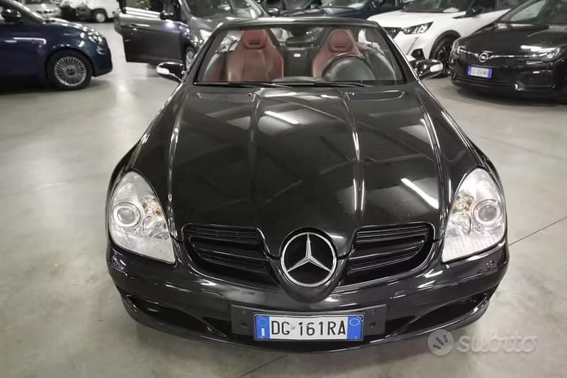 Usata Mercedes SLK200 163 CV (119 kW) 2006 Nero Cabrio