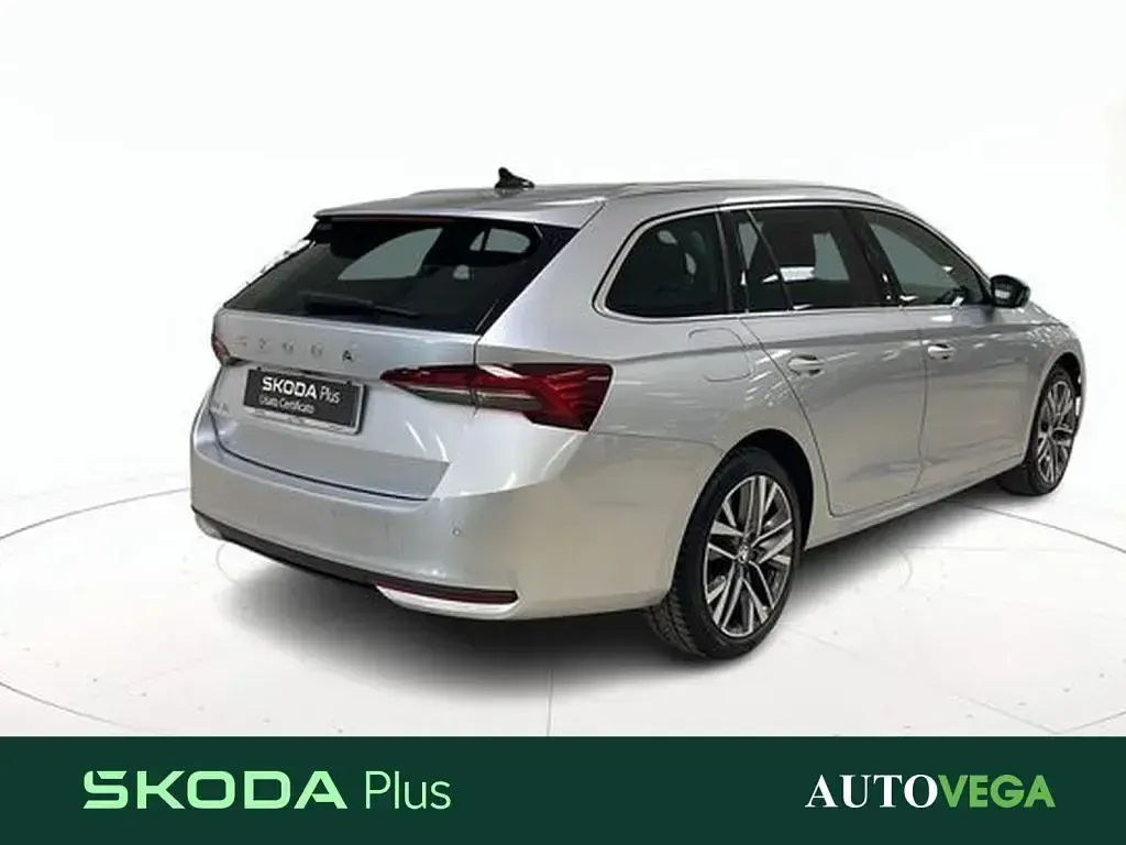 Usata Skoda Octavia Selection 150 CV (110 kW) 2024 Grigio / pastello Station wagon