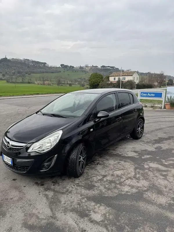 Usata Opel Corsa Club 86 CV (63 kW) 2011 Utilitaria