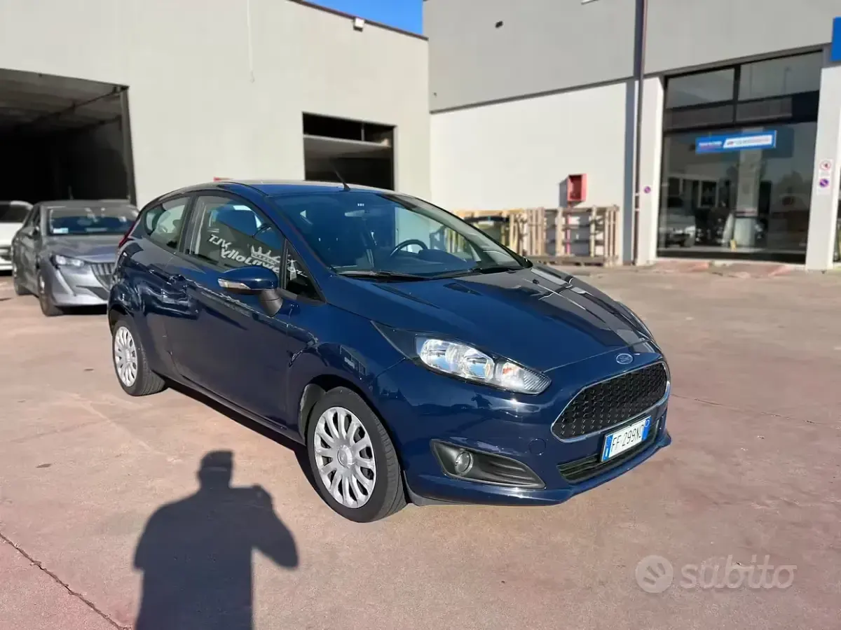 Usata Ford Fiesta Titanium 92 CV (67 kW) 2016 Blu Utilitaria