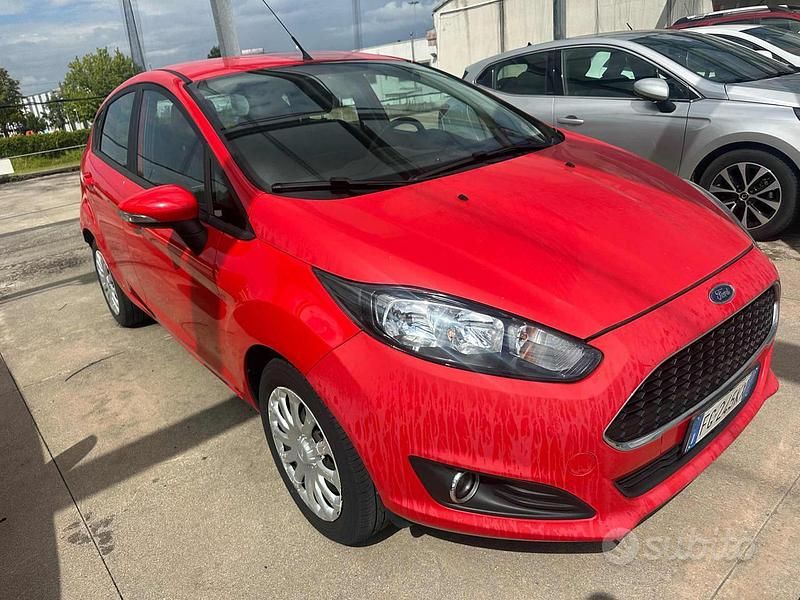 Rosso Usata 2017 Ford Fiesta ST-Line Due volumi | 6950 € (Super prezzo) - Immagine 1/4