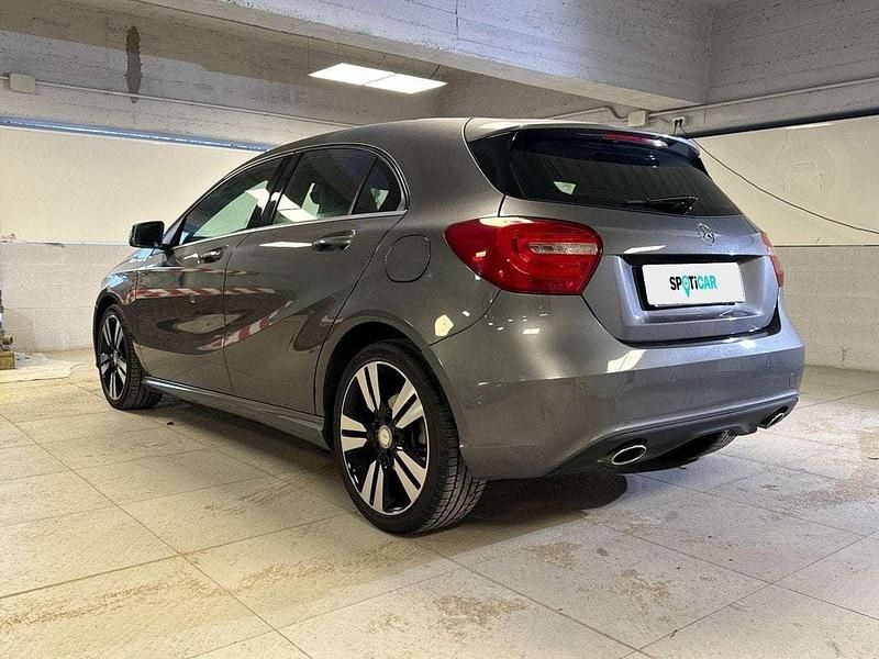 Usata Mercedes A180 109 CV (80 kW) 2013 Grigio Utilitaria