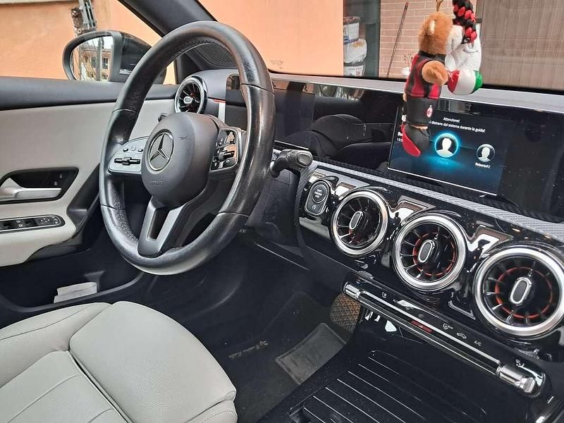 Usata Mercedes 180 Business 120 CV (88 kW) 2019 Nero Berlina