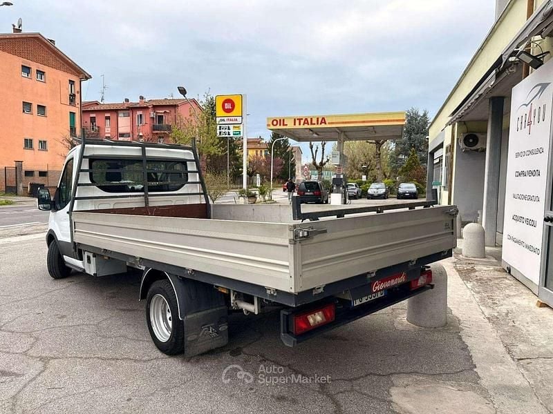 Begagnad Ford Transit 131 HK (96 kW) 2016 Vit Van