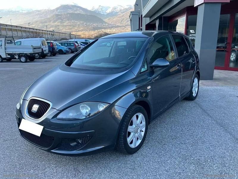 Usata Seat Altea XL Stylance 102 CV (75 kW) 2009 Nero Monovolume