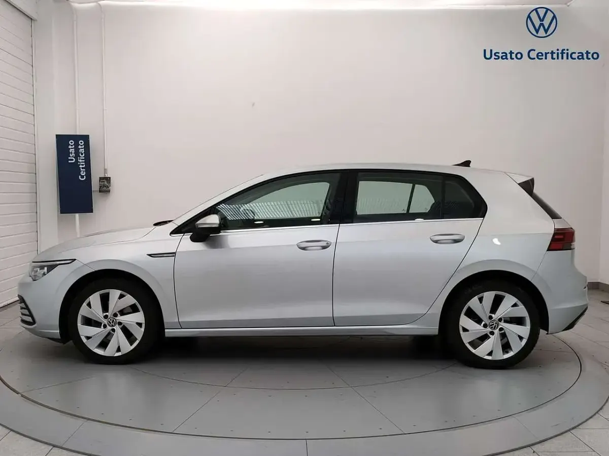 Usata VW Golf VIII Style 131 CV (96 kW) 2023 Argento Berlina