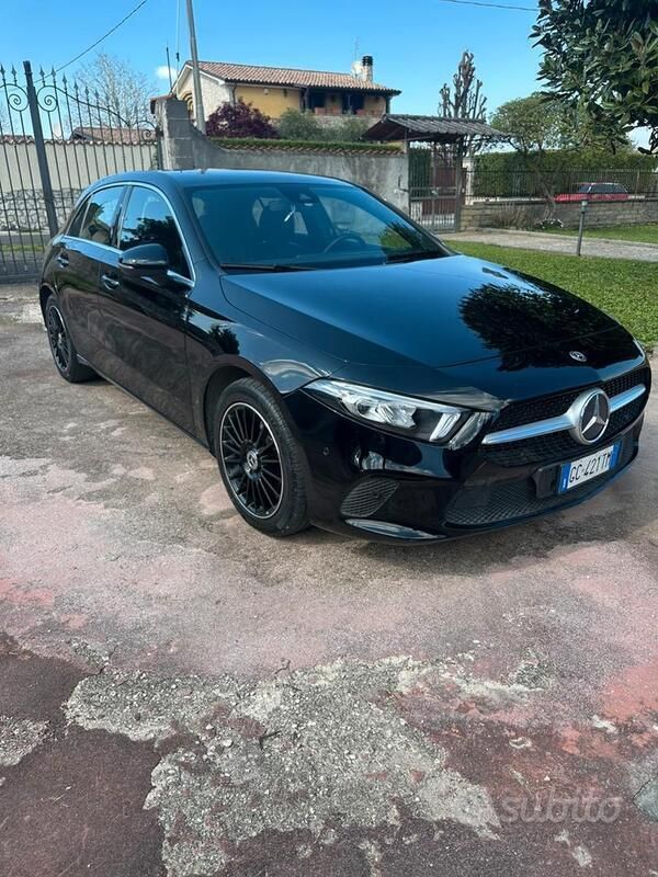Usata Mercedes A180 136 CV (100 kW) 2020 Nero Utilitaria