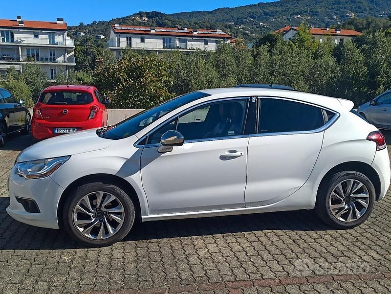 Bianco Usata 2014 Citroën DS4 So Chic Due volumi | 6800 € (Buon prezzo) - Immagine 1/4