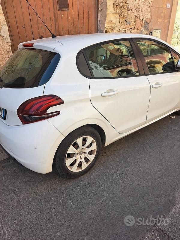 Usata Peugeot 208 2016 Utilitaria