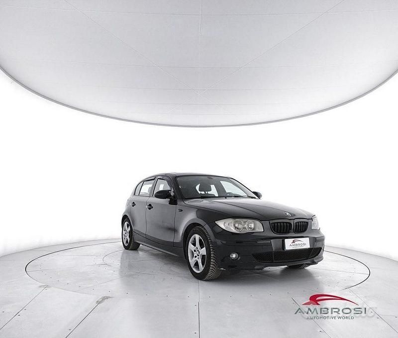 Usata BMW 120 163 CV (119 kW) 2008 Nero Utilitaria