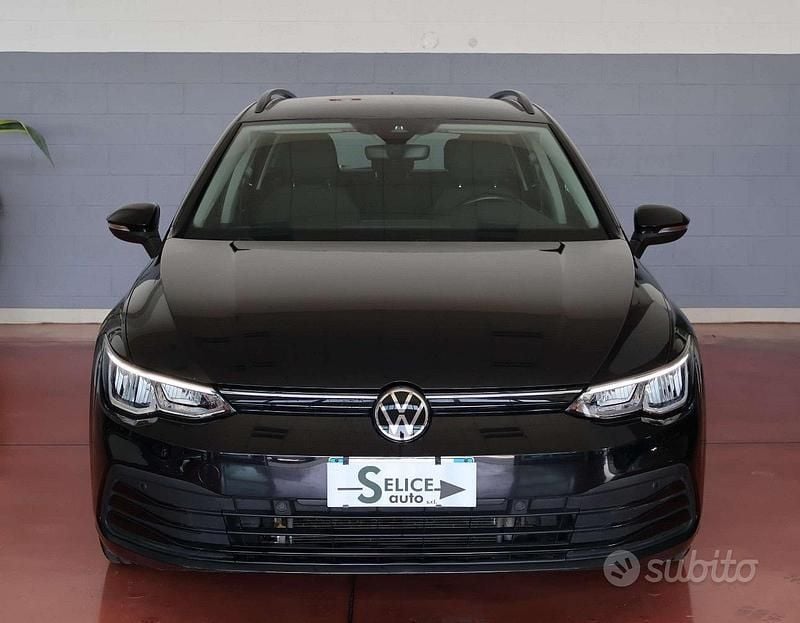 Usata VW Golf VIII Life 150 CV (110 kW) 2022 Nero Station wagon