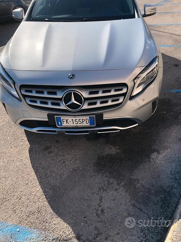 Grigio Usata 2017 Mercedes GLA200 SUV | 19.900 € - Immagine 1/4