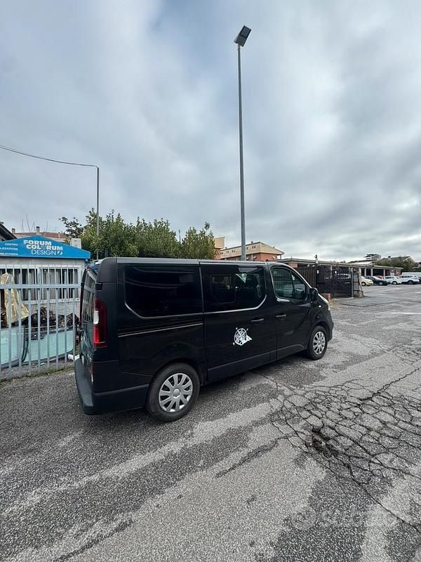 Usata Opel Vivaro 125 CV (91 kW) 2016 Monovolume