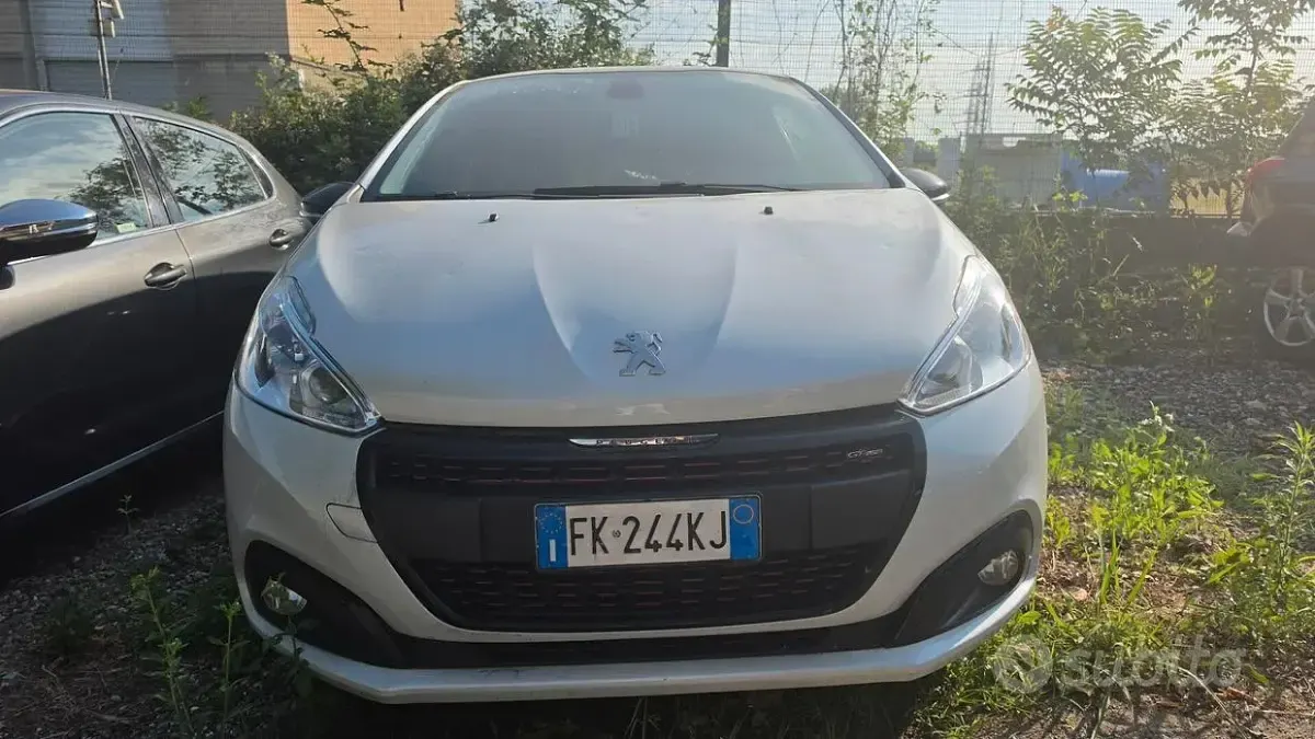 Usata Peugeot 208 GT-line 110 CV (80 kW) 2017 Bianco Utilitaria