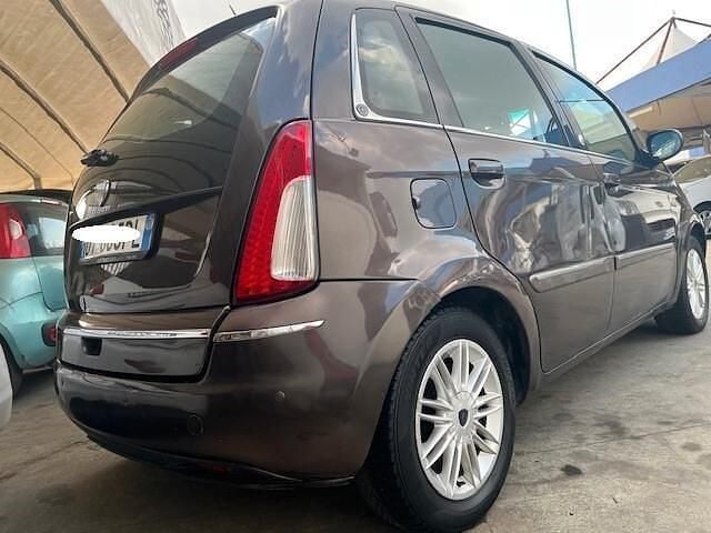 Usata Lancia Musa 77 CV (56 kW) 2010 Marrone Monovolume