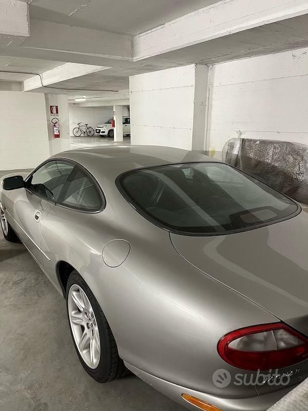 Usata Jaguar XK8 284 CV (208 kW) 1998 Grigio Coupé
