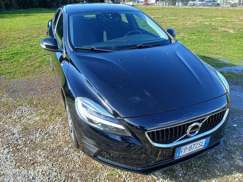 Usata Volvo V40 R-Design 120 CV (88 kW) 2018 Nero Berlina