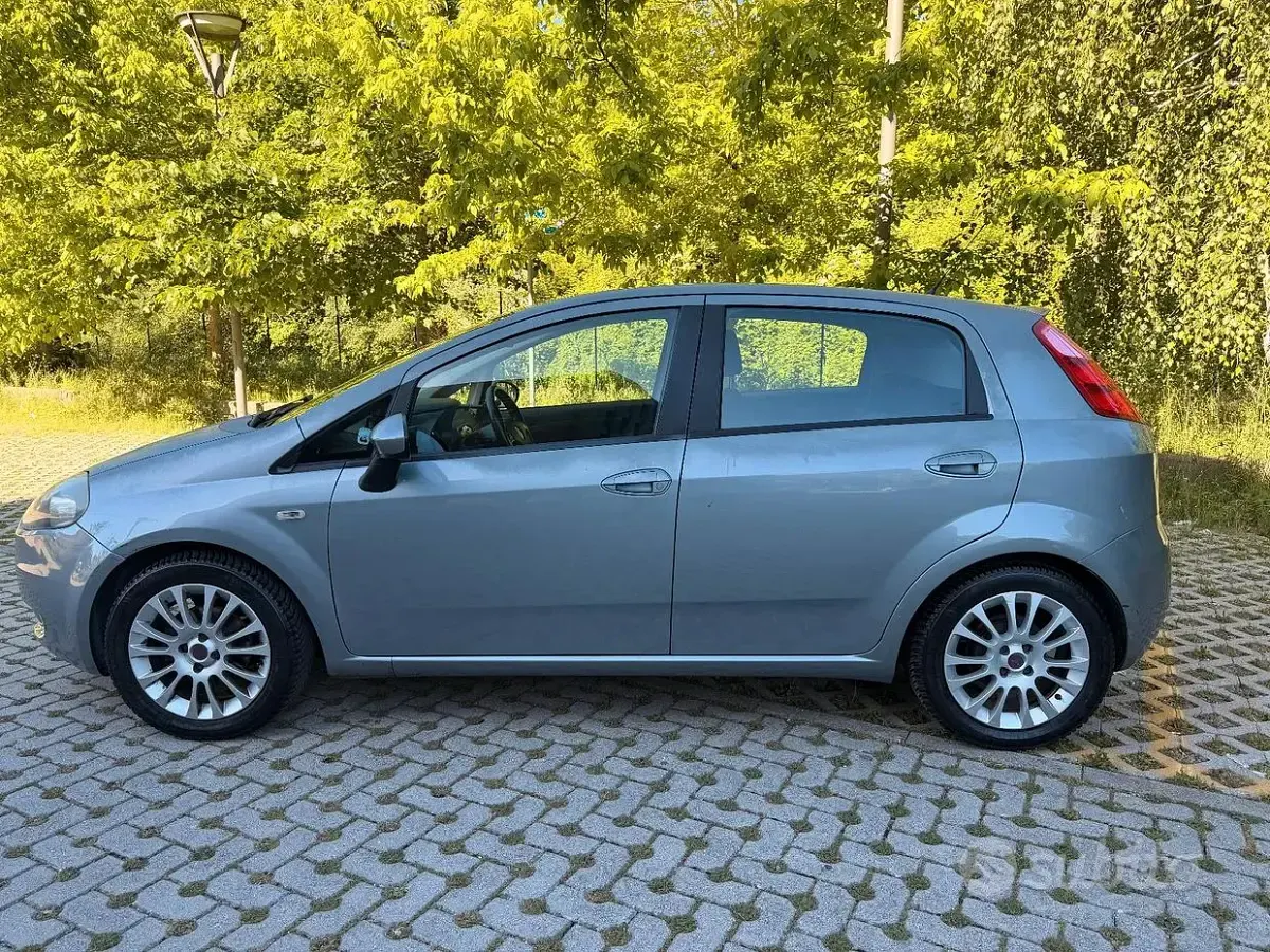 Usata Fiat Grande Punto 65 CV (47 kW) 2008 Grigio Utilitaria