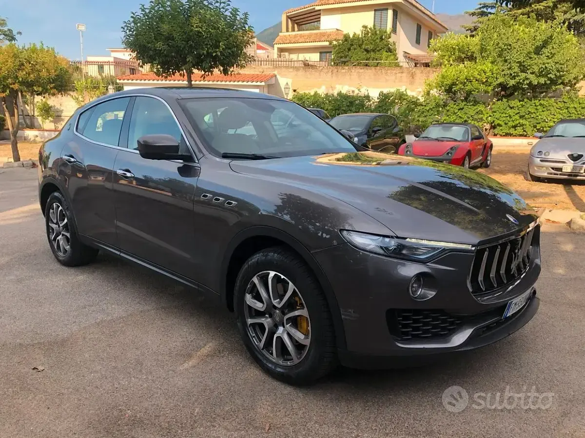 Usata Maserati Levante GranLusso 250 CV (183 kW) 2018 Grigio SUV