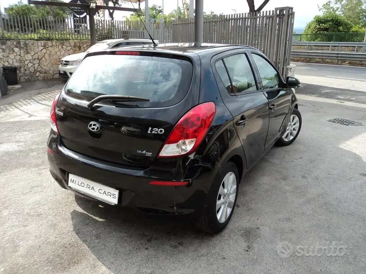 Usata Hyundai i20 Edition 85 CV (62 kW) 2013 Nero Utilitaria