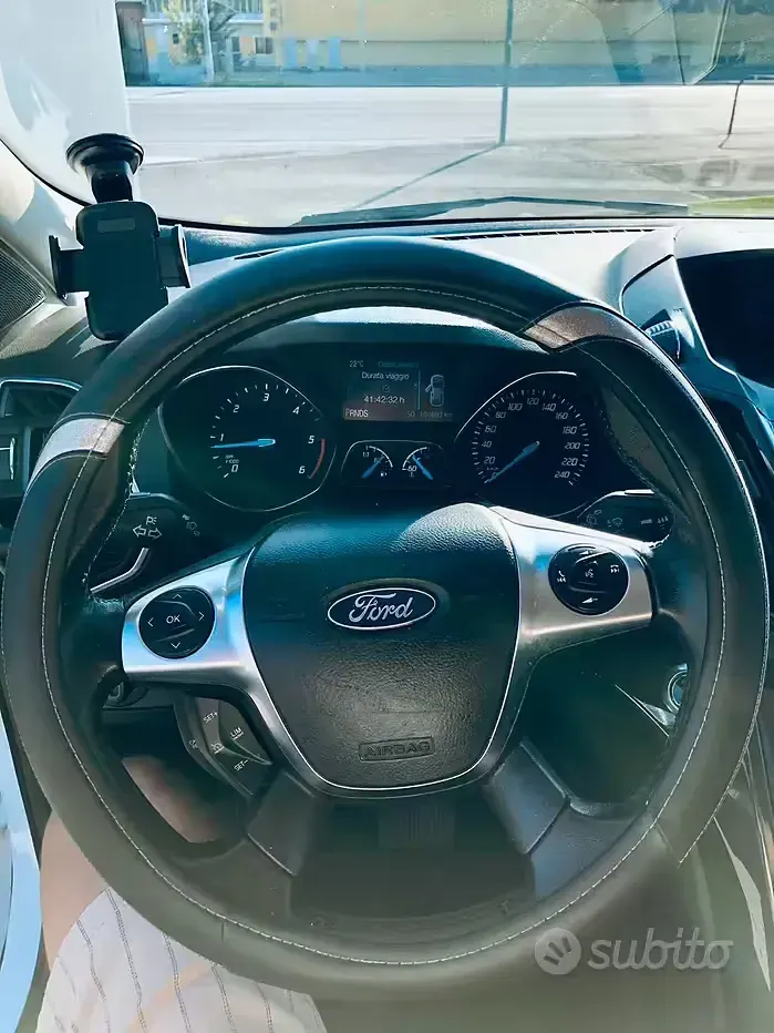 Usata Ford Kuga 150 CV (110 kW) 2015 Bianco SUV