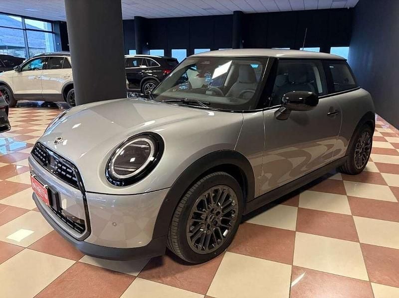 Usata Mini Cooper Classic 156 CV (114 kW) 2024 Argento Utilitaria